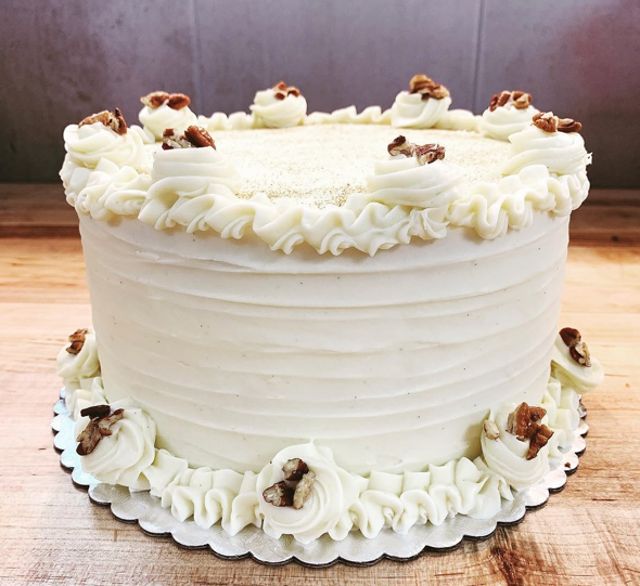 6" Round Classic Cake Favorites.