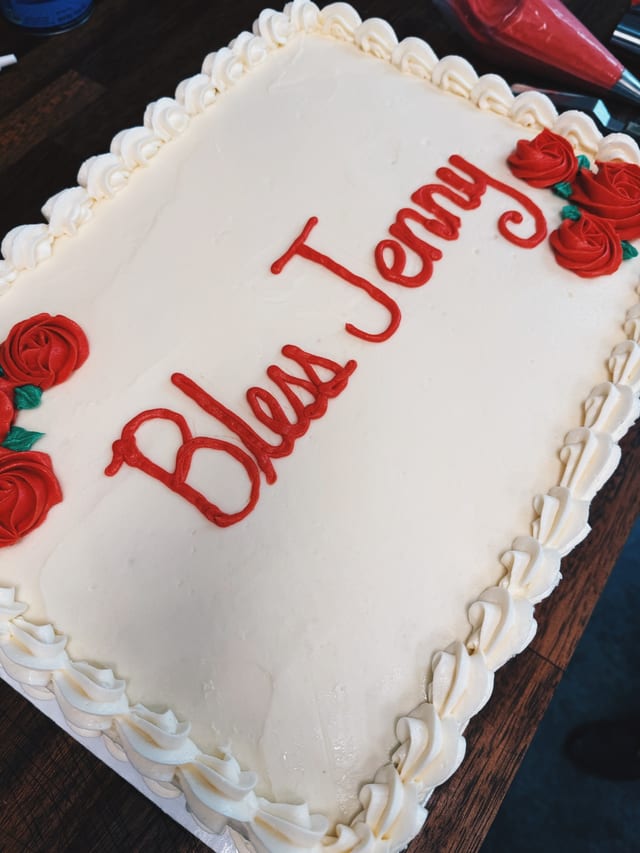 1/2 sheet cake.