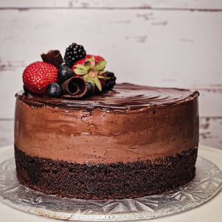 9" Round Classic Cake Favorites